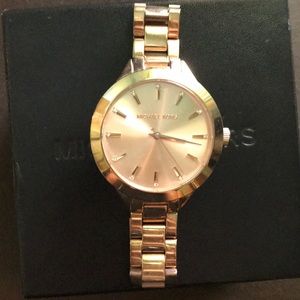 WOMEN’S MICHAEL KORS WATCH